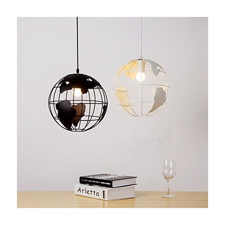 Moderne zeitgenössische Pendelleuchte im Landhausstil mit Kugel-Design Moderne zeitgenössische Pendelleuchte im Landhausstil mit Kugel-Design