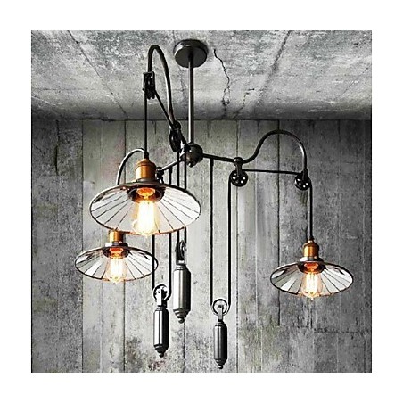 Kronleuchter aus Metall im Mini-Stil im Vintage-Landhausstil Kronleuchter aus Metall im Mini-Stil im Vintage-Landhausstil
