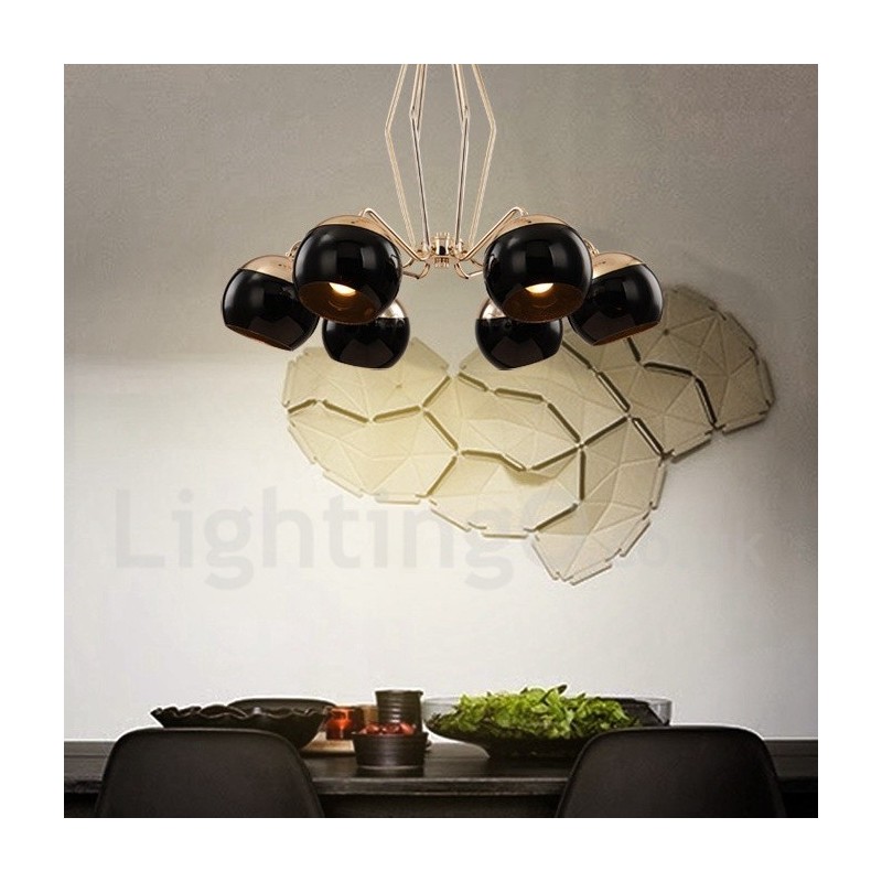 Moderne, zeitgenössische Kronleuchterlampe aus Metall mit 6 Lichtern und einem einstöckigen Glasschirm