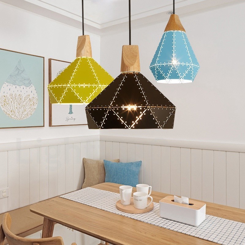 Moderne Pendelleuchte aus Metall mit 1 Licht, Holz