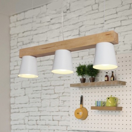 Moderne Pendelleuchte aus Holz mit 3 Lichtern Moderne Pendelleuchte aus Holz mit 3 Lichtern