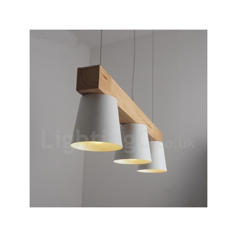 Moderne Pendelleuchte aus Holz mit 3 Lichtern