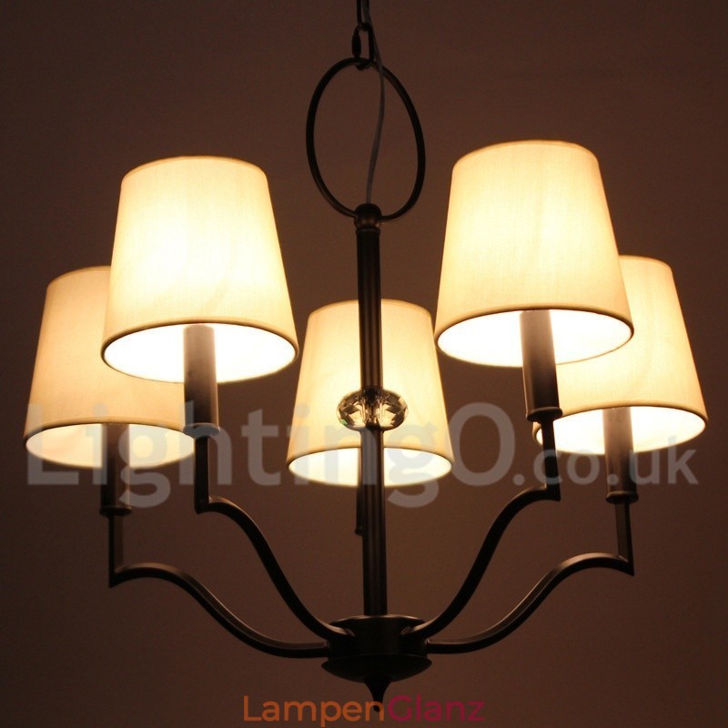 5-flammiger moderner Kronleuchter im zeitgenössischen Kerzenstil