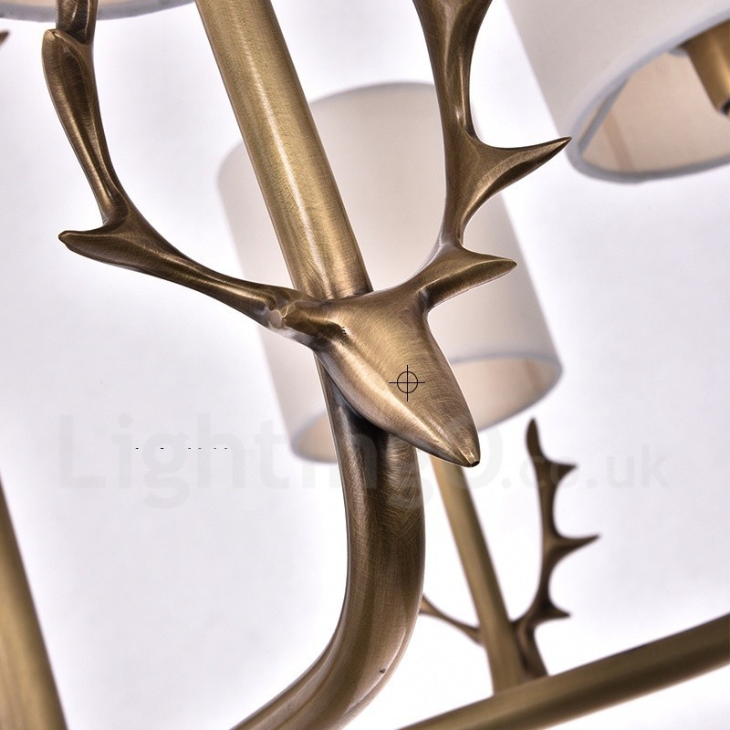 Rustikaler Kronleuchter „Lodge“, 8 Lichter, Messing, mit Stoffschirm