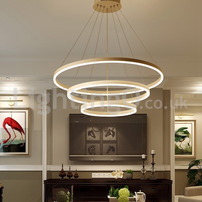 Moderne Pendelleuchte mit drei Kreisen und Fernbedienung