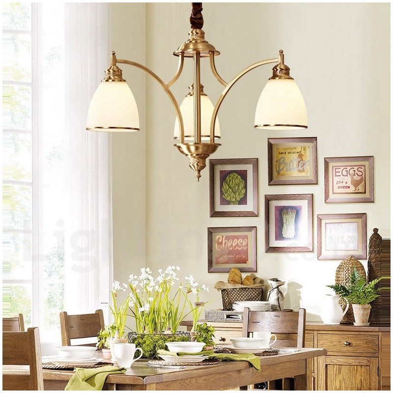 Großer luxuriöser rustikaler Retro-Vintage-Kronleuchter aus reinem Messing mit Glasschirmen
