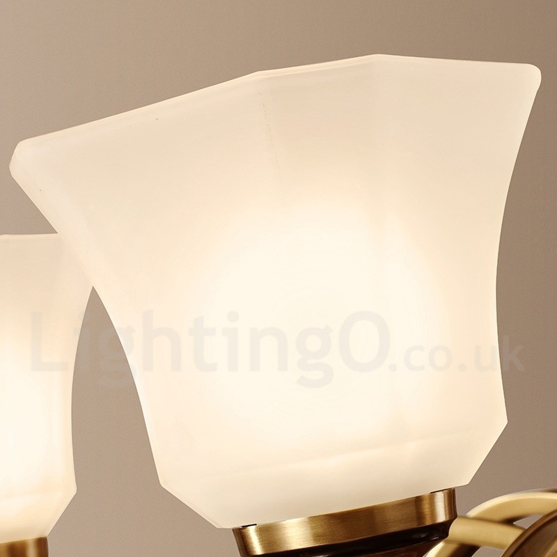 Großer luxuriöser rustikaler Retro-Vintage-Kronleuchter aus reinem Messing mit Glasschirmen