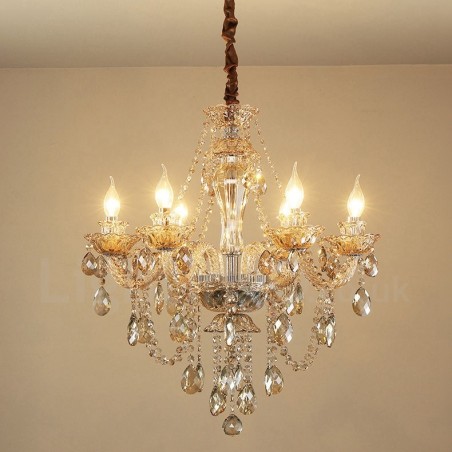 Eleganter Kronleuchter mit 6 Kerzen und Kristallen in Cognacfarbe Eleganter Kronleuchter mit 6 Kerzen und Kristallen in Cognacfarbe