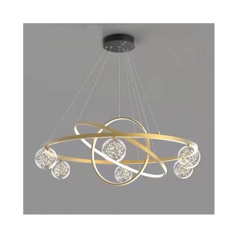 Nordische moderne Pendelleuchte mit goldenem Kreis