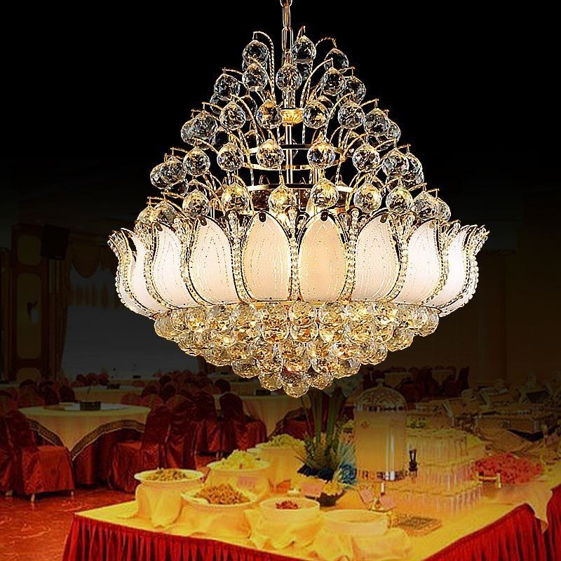 Zeitgenössischer Kristall-Empire-Kronleuchter in Goldfarbe, Pendelleuchte Lotus