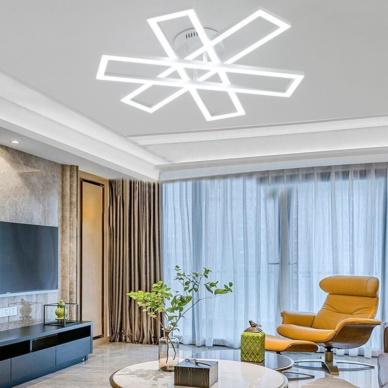 Minimalistische Deckenleuchte mit Windmühlenmotiv aus Aluminium