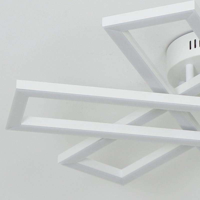 Minimalistische Deckenleuchte mit Windmühlenmotiv aus Aluminium