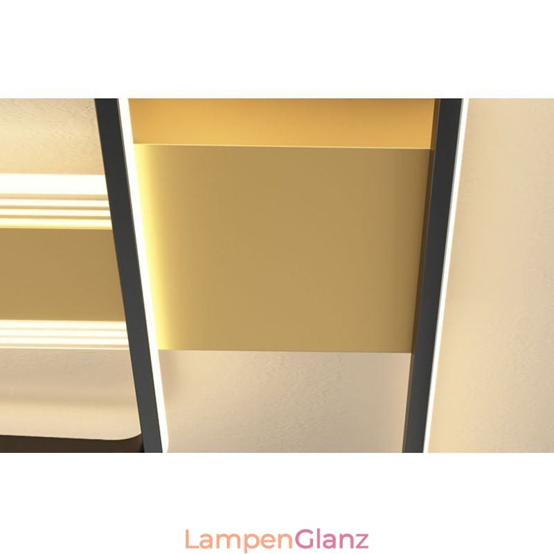 Geometrischer Deckenstrahler aus Acryl