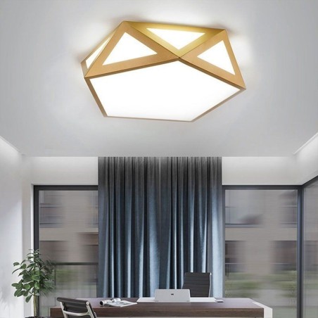 Goldfarbene, geometrische Deckenleuchte aus Acryl Goldfarbene, geometrische Deckenleuchte aus Acryl