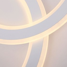 Moderne, schlichte Deckenleuchte aus Acryl mit Buchstabe C
