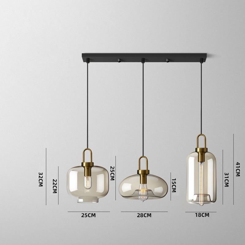 3-flammige Pendelleuchte mit Glasschirminsel