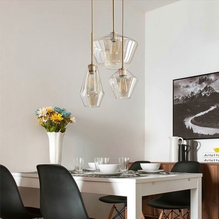 Moderne, schlichte Pendelleuchte aus Glas Moderne, schlichte Pendelleuchte aus Glas