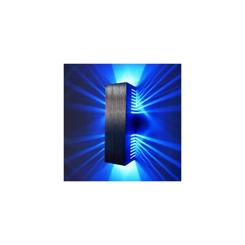 Moderne Wandleuchte mit Streulichtdesign, 2 kubische Schirme