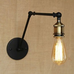 Eine einfache, moderne amerikanische Landhaus-Wandlampe ohne Spiegel, Lampenschirm aus Eisen