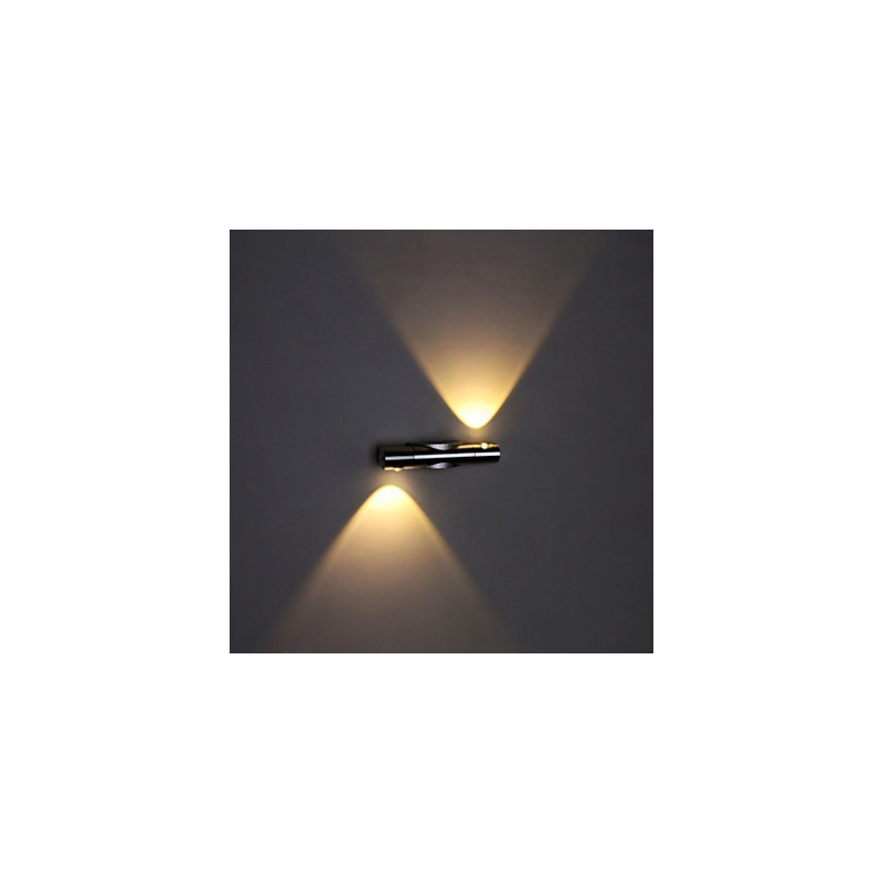 Moderne Wandleuchte mit Streulicht im Sci-Fi-Design