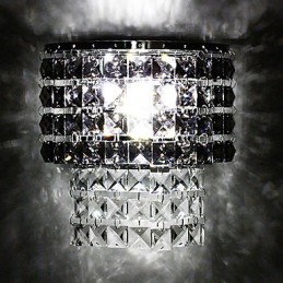 Moderne Wandleuchte mit Stoffschirm, Metallplatte, Kristalldekor-Stil