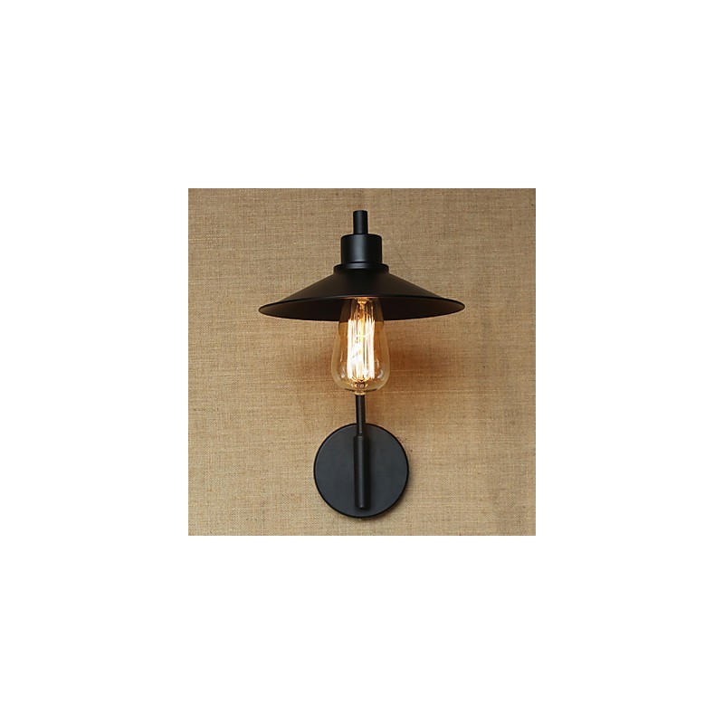 Dekorative Retro-Wandleuchte aus Schmiedeeisen