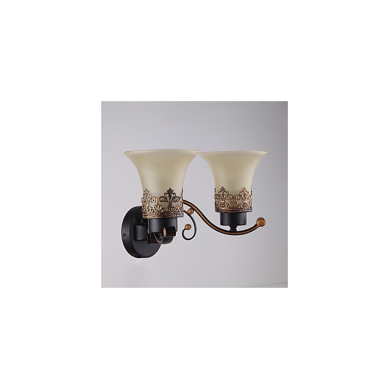 Doppelkopf-Wandlampe aus amerikanischem Landhausstil im Vintage-Stil aus Metall mit Glas für die Kantine, das Wohnzimmer, den Eingangsbereich und das Foyer.
