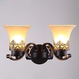 Doppelkopf-Wandlampe aus amerikanischem Landhausstil im Vintage-Stil aus Metall mit Glas für die Kantine, das Wohnzimmer, den Eingangsbereich und das Foyer.
