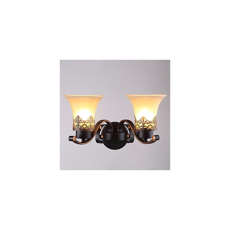 Doppelkopf-Wandlampe aus amerikanischem Landhausstil im Vintage-Stil aus Metall mit Glas für die Kantine, das Wohnzimmer, den Eingangsbereich und das Foyer.