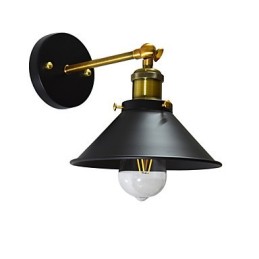 Wandleuchte aus Eisen mit einfacher Wandfarbe