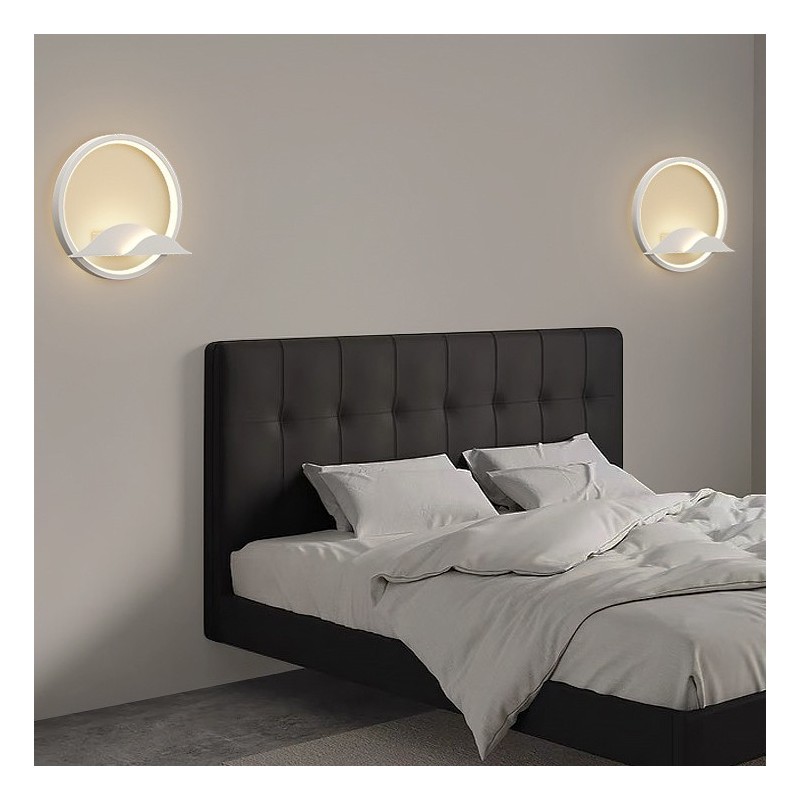 Nordische Wandleuchten für den Innentreppengang am Bett