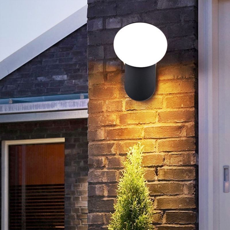 Moderne minimalistische Aluminiumlampe, wasserdichte Halbmond-Wandleuchte für den Garten