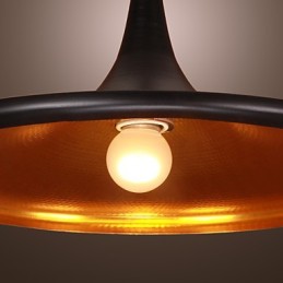 Moderne Pendelleuchte aus Aluminium mit schwarzem Schirm
