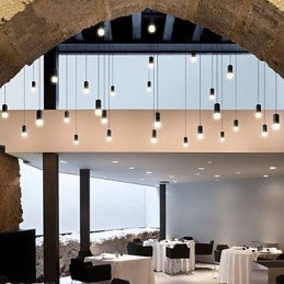 Nordeuropa Kontrahierte und geometrische Pendelleuchte im Kordeldesign