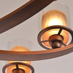 Traditioneller klassischer Kronleuchter aus Metall im Mini-Retro-Stil