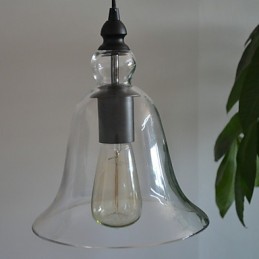 Traditionelle, klassische Pendelleuchte im Vintage-Schalen-Mini-Stil