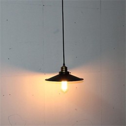Amerikanischer Retro-Kronleuchter mit einem Kopf aus Eisen im Landhausstil